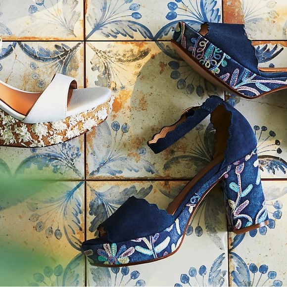 Anthropologie Scalloped Platform Heels (Size 41) - Picture 5 of 16